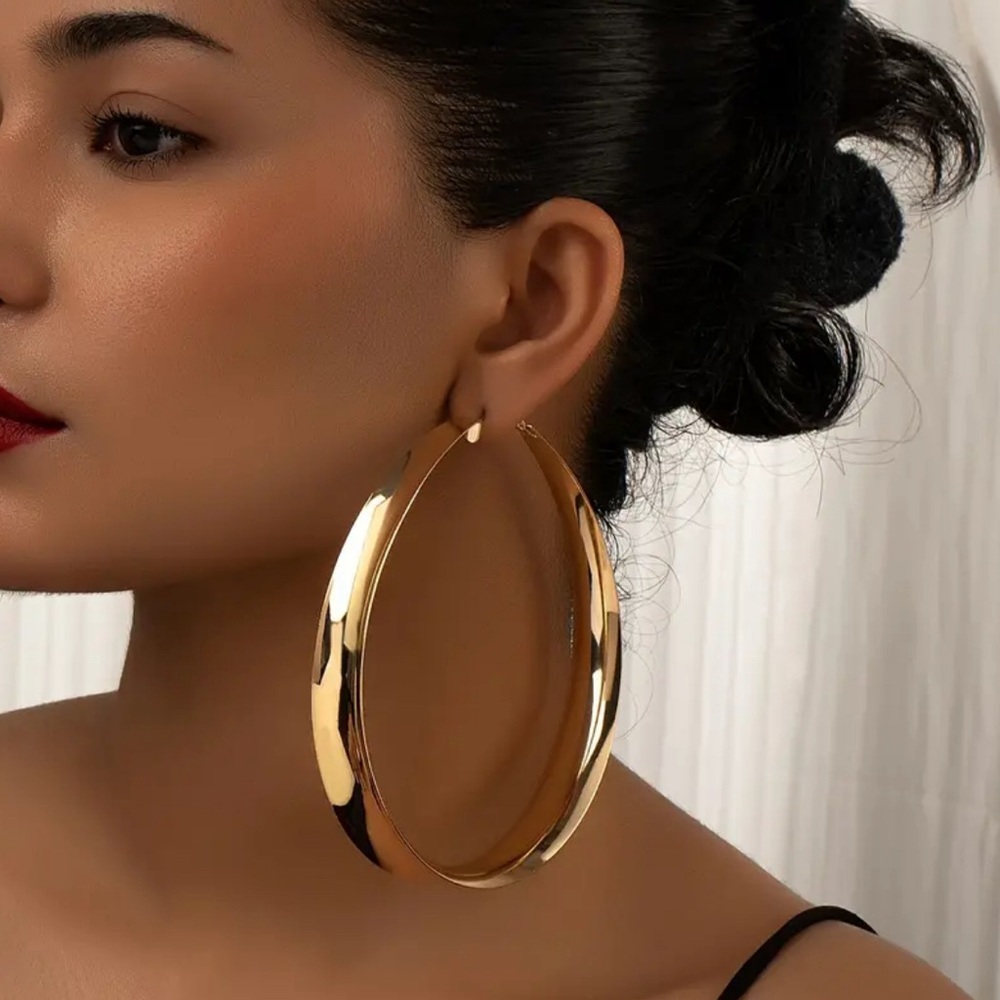 BOUTIQUE Gorgeous Large Gold Hoop Earrings 3.4”